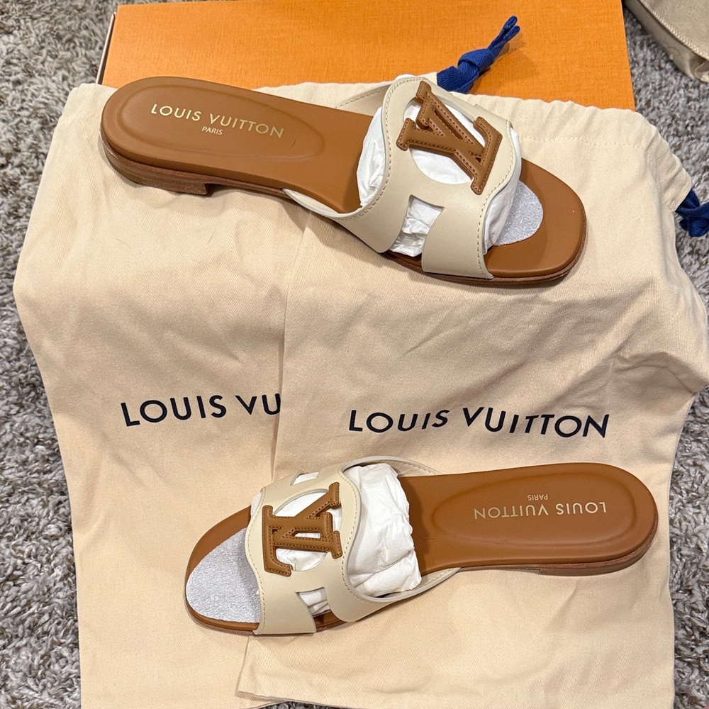 Louis Vuitton Isola Flat Mule